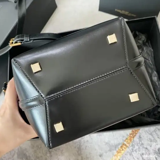 YSL SMALL BAG-17*20*13CM LE  37 0610